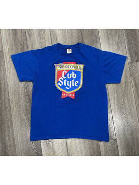 Wrigley Field  Cub Style Mens Vintage T-Shirt Size L Fruit Of The Loom Heavy